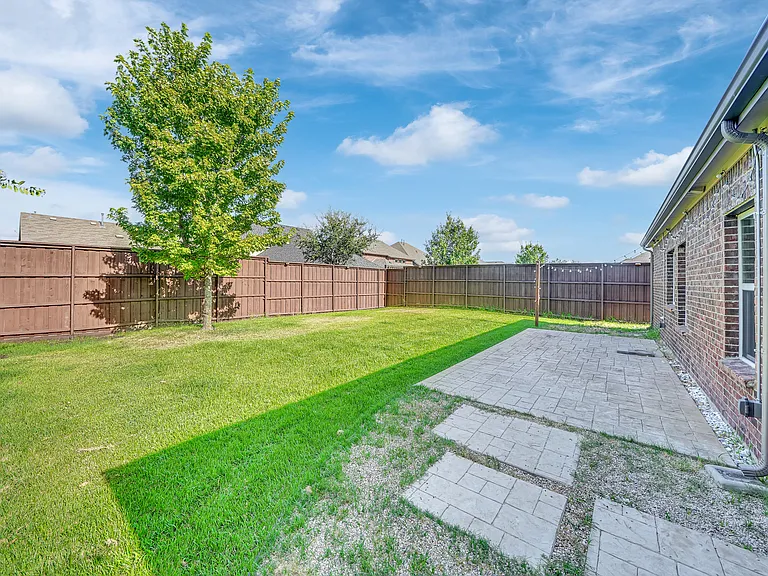 5805 Zinnia Dr — Photo 29