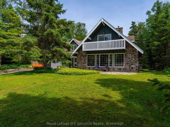 471 Eckford Ave, Saugeen Shores, ON N0H 2L0