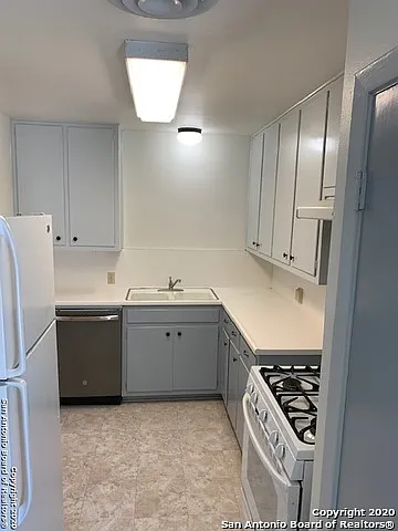 222 E Lullwood Ave #220 — Photo 6