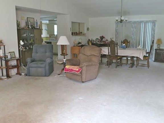 3rd image of 6826 Orange Ave