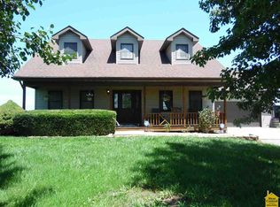 10151 Highway B, Windsor, MO 65360