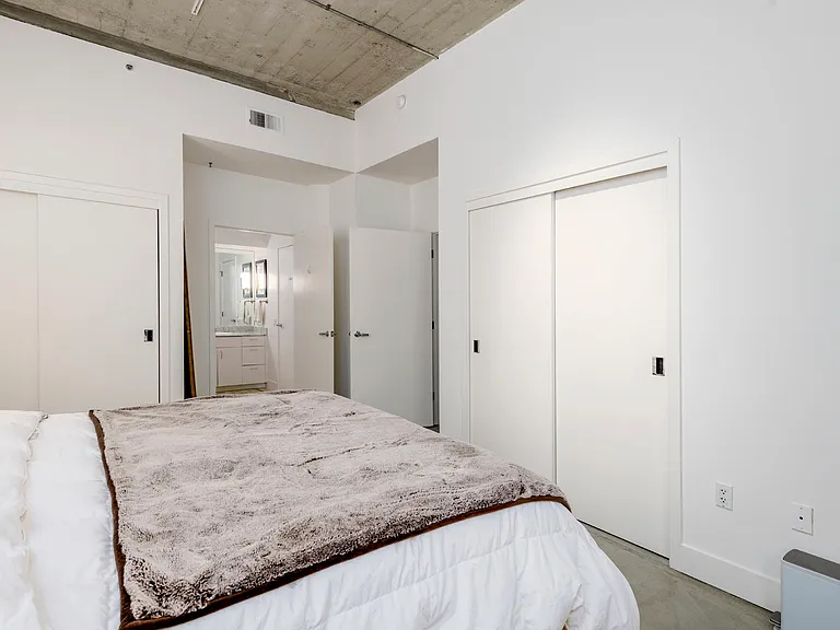 300 Beale St #304 — Photo 13