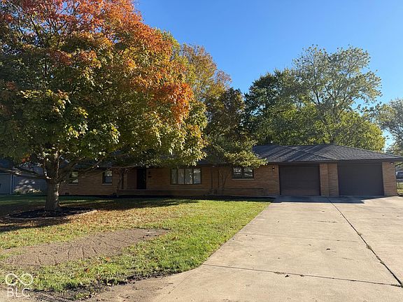 4th image of 1900 N Riley Rd