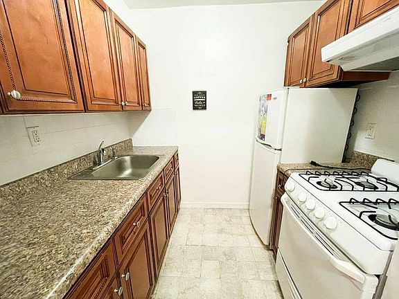 2nd image of 10025 Queens Blvd APT 6L