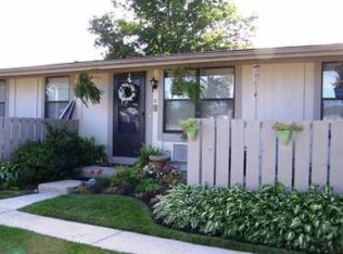 15135 Olivewood Dr, Sterling Heights, MI 48313