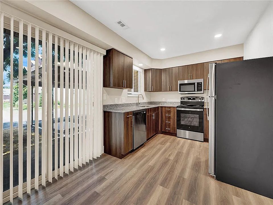 1st image of 2190 Mott Dr #1
