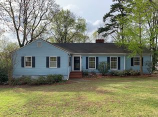 2211 Chestnut Rd, Vestavia Hills, AL 35216