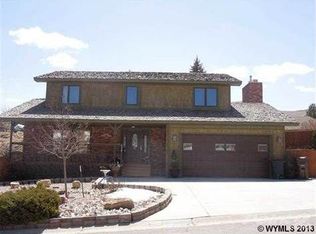 714 Scarlet Dr, Rawlins, WY 82301