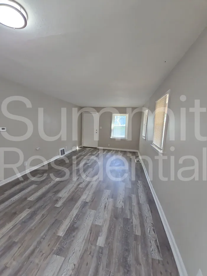 2 bed, 1.0 bath, 894 sqft, $1,395 — Photo 4