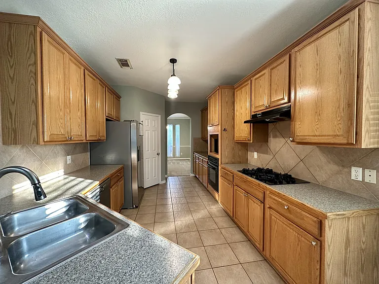 9222 Memorial Grove Dr — Photo 6