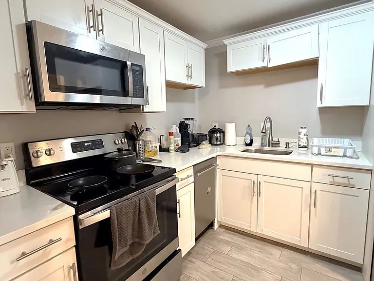52 S Walnut St #4 — Photo 3