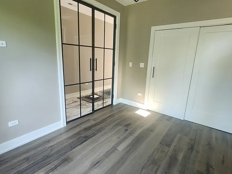 154 Oak St — Photo 16