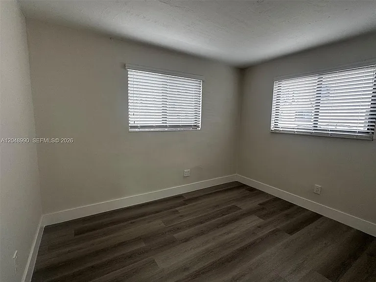 1345 W 28th St #4 — Photo 17