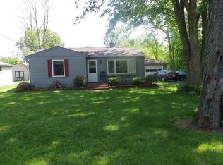 N9562 Horseshoe Ln, Mukwonago, WI 53149