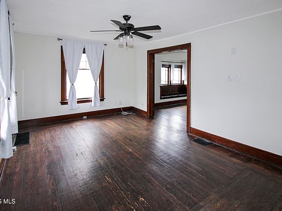 3rd image of 430 Vine St