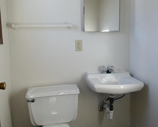 4th image of 1125 W Birch Ave