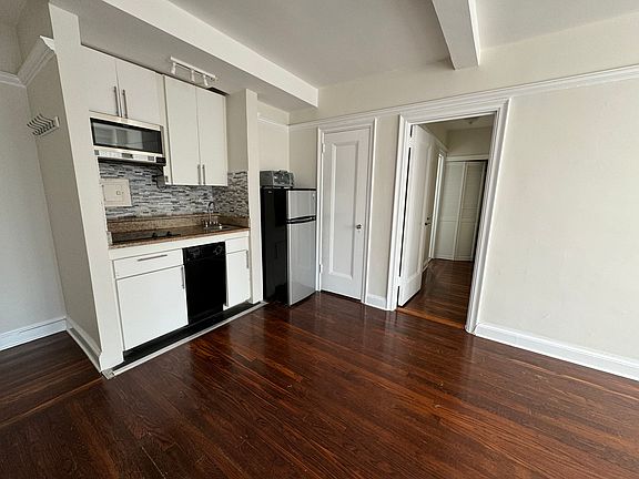 3rd image of 5 Tudor City Pl APT 1720
