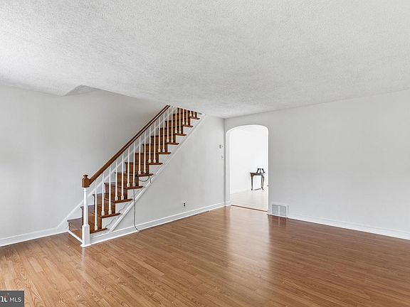 3rd image of 7020 Kindred St