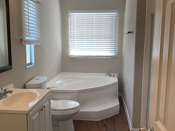 2nd image of 11814 Kingslake Forest Dr