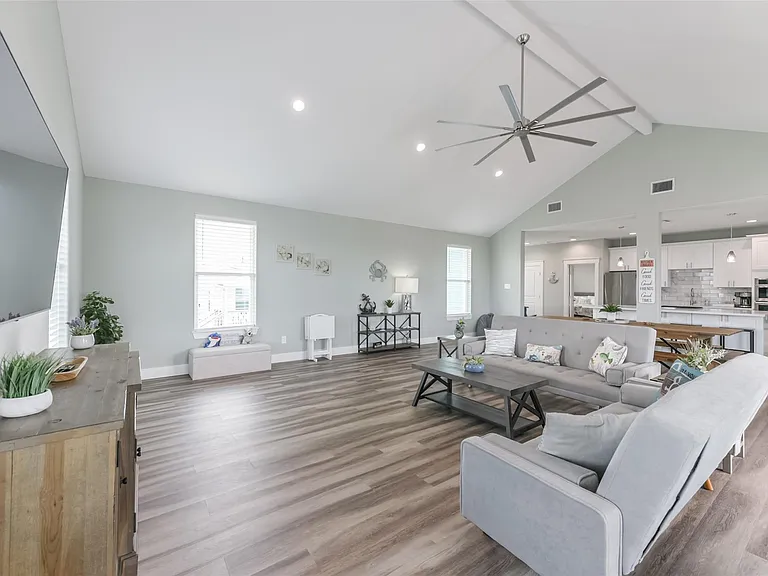 16630 Jean Lafitte Rd — Photo 12