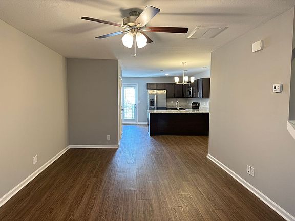 3rd image of 118 Davis Ridge Ln