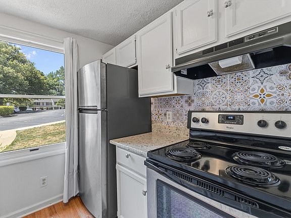 4th image of 7734 Kingsberry Ct