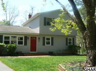 25 W Fishing Creek Rd, Etters, PA 17319