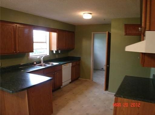 4th image of 321 Cheri Whitlock Dr
