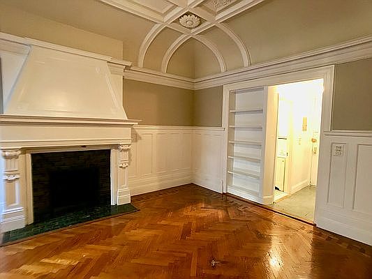 3rd image of 307 W 105th St APT 2B