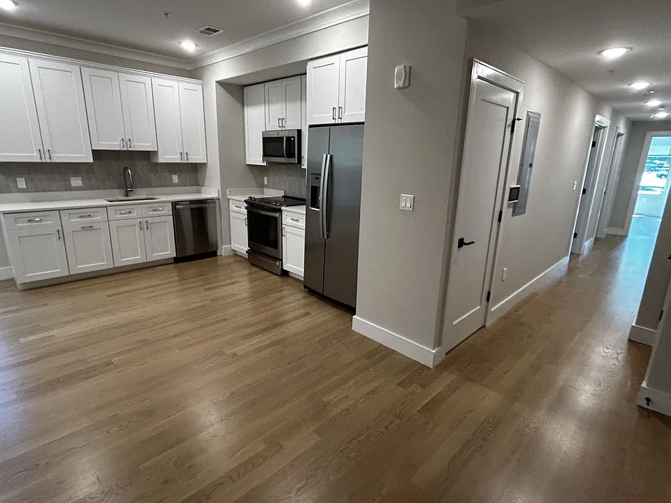 105 Warren St #6