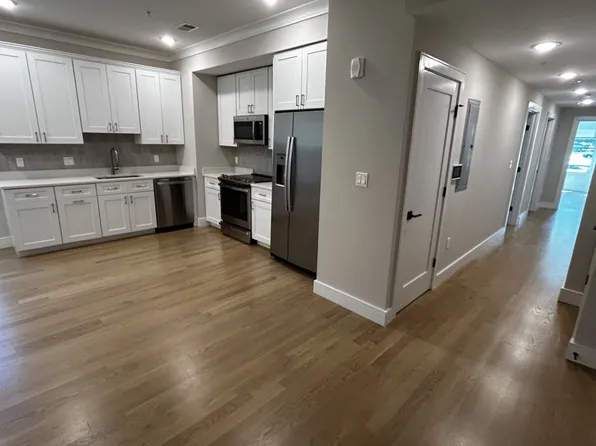 105 Warren St #6, Brighton, MA 02135