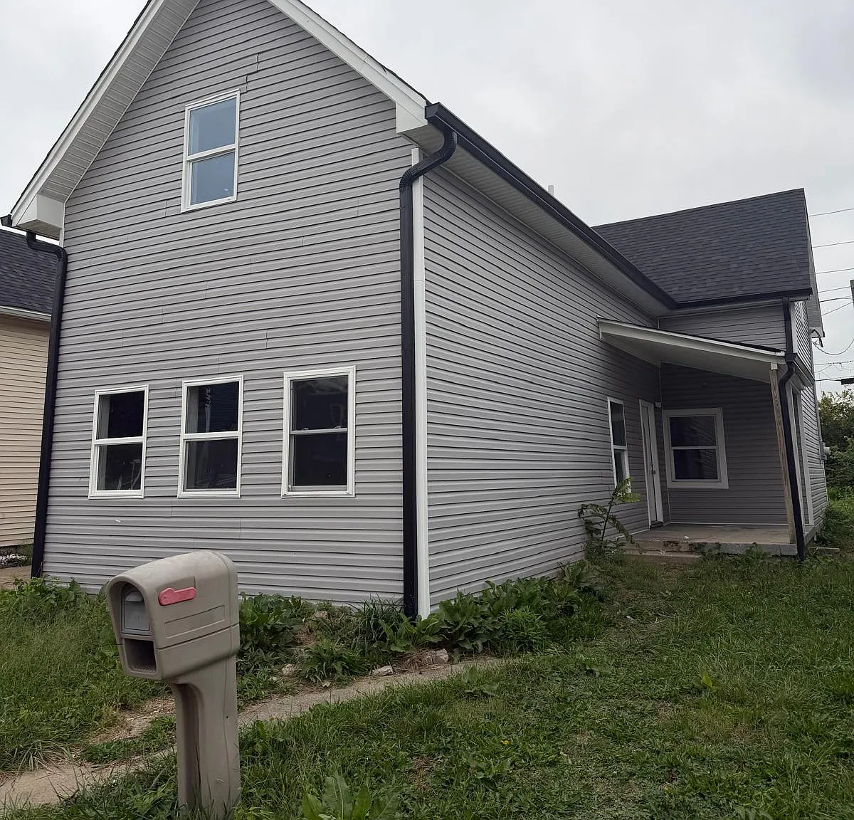 4 bed, 2240 sqft, $2,200 — Photo 1