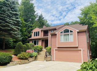 3 Spring Valley Rd, Worcester, MA 01609