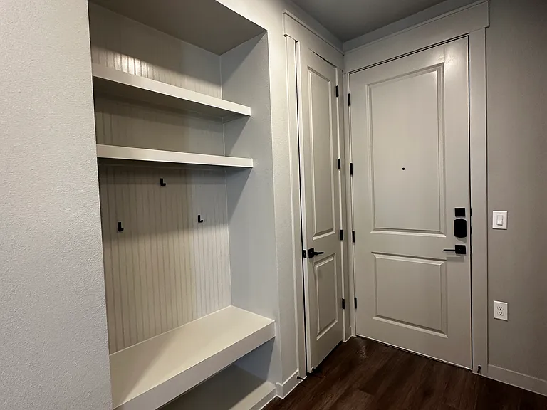 FM 1102 — Photo 2