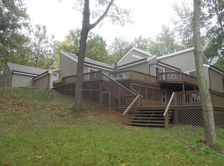 995 Woodlawn Dr, Columbiaville, MI 48421