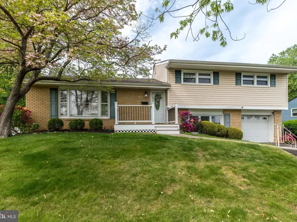 14 Rita Rd, Morrisville, PA 19067