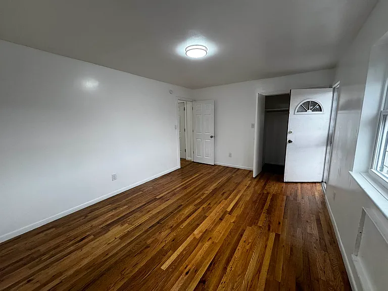 1415 E 84th St #2 — Photo 8