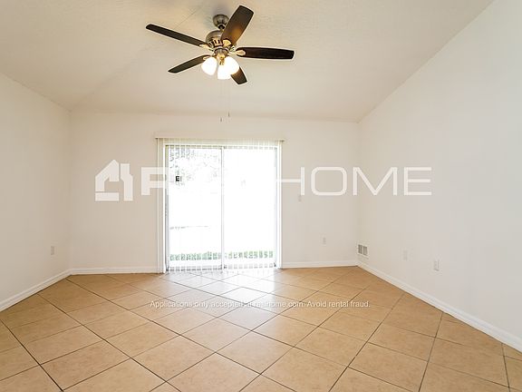 5th image of 810 Jessamine Dr