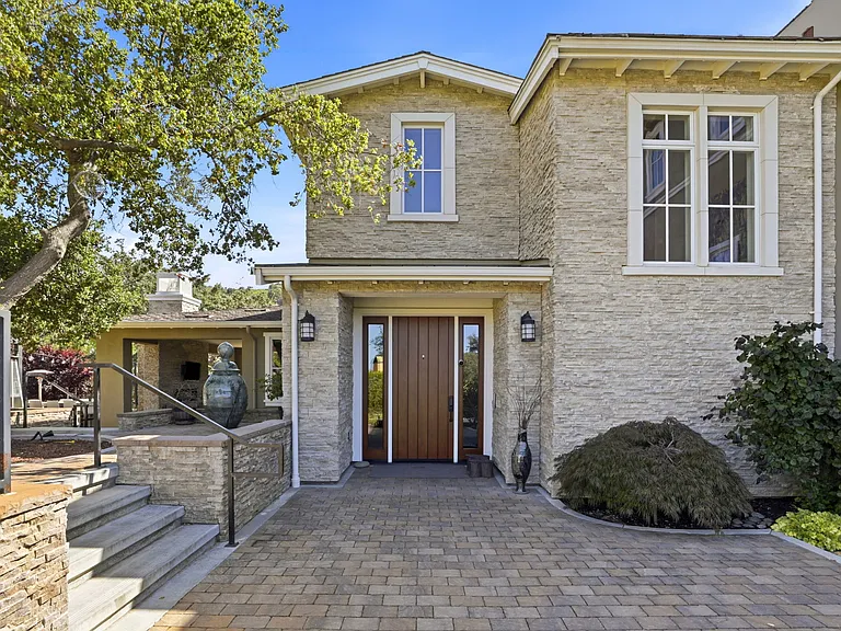 115 Sisters Ct — Photo 3