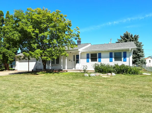 204 Thunderbird Dr, Marshalltown, IA 50158