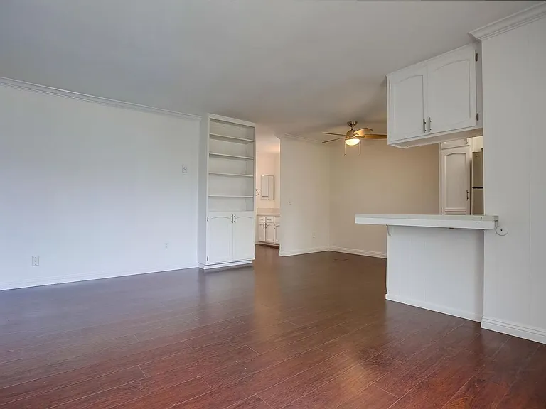 Carlsbad Village Apartments — Photo 3