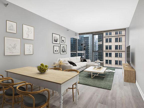 4th image of 204 N Wells St #3402