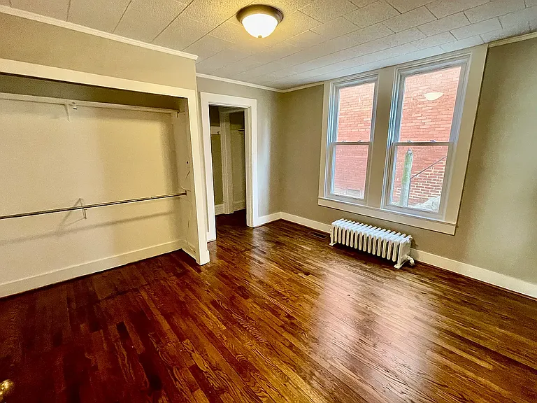 215 E Prospect St — Photo 9