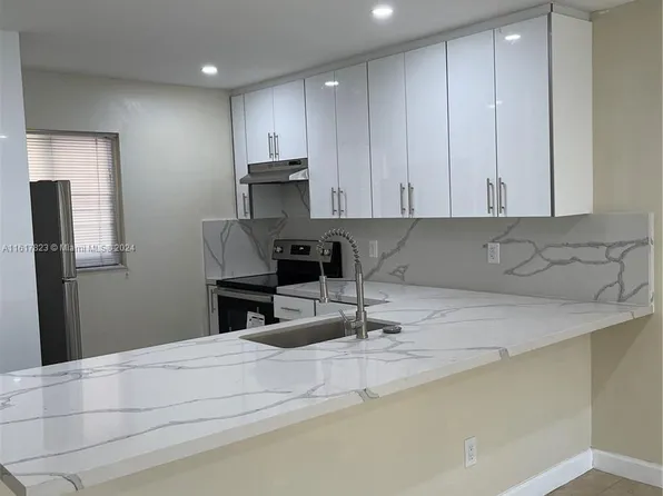 7705 Camino Real #B-204, Miami, FL 33143