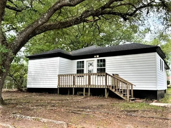 906 Dennis Ave, Leesville, LA 71446