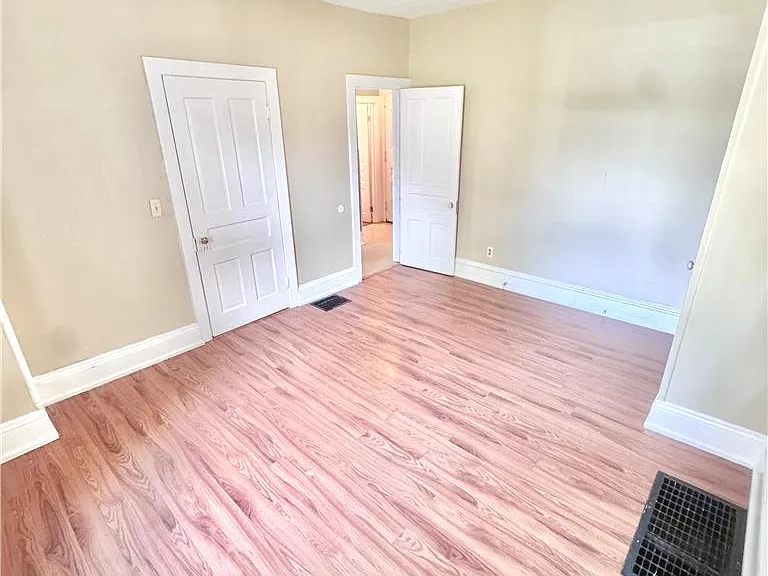 229 E Union Blvd #1 — Photo 8