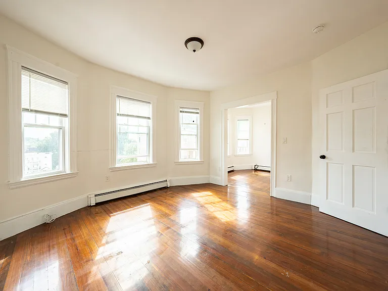 23 Greenock St #3 — Photo 8