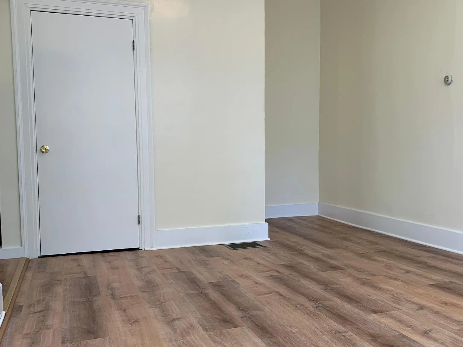 Studio, 490 sqft, $1,600 — Photo 4
