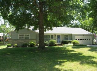 912 Rochdale Dr, Saint Louis, MO 63122