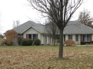 10470 E 900th Ave, Robinson, IL 62454